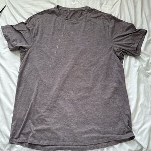Men’s lululemon athletica Charcoal Short Sleeve Tee